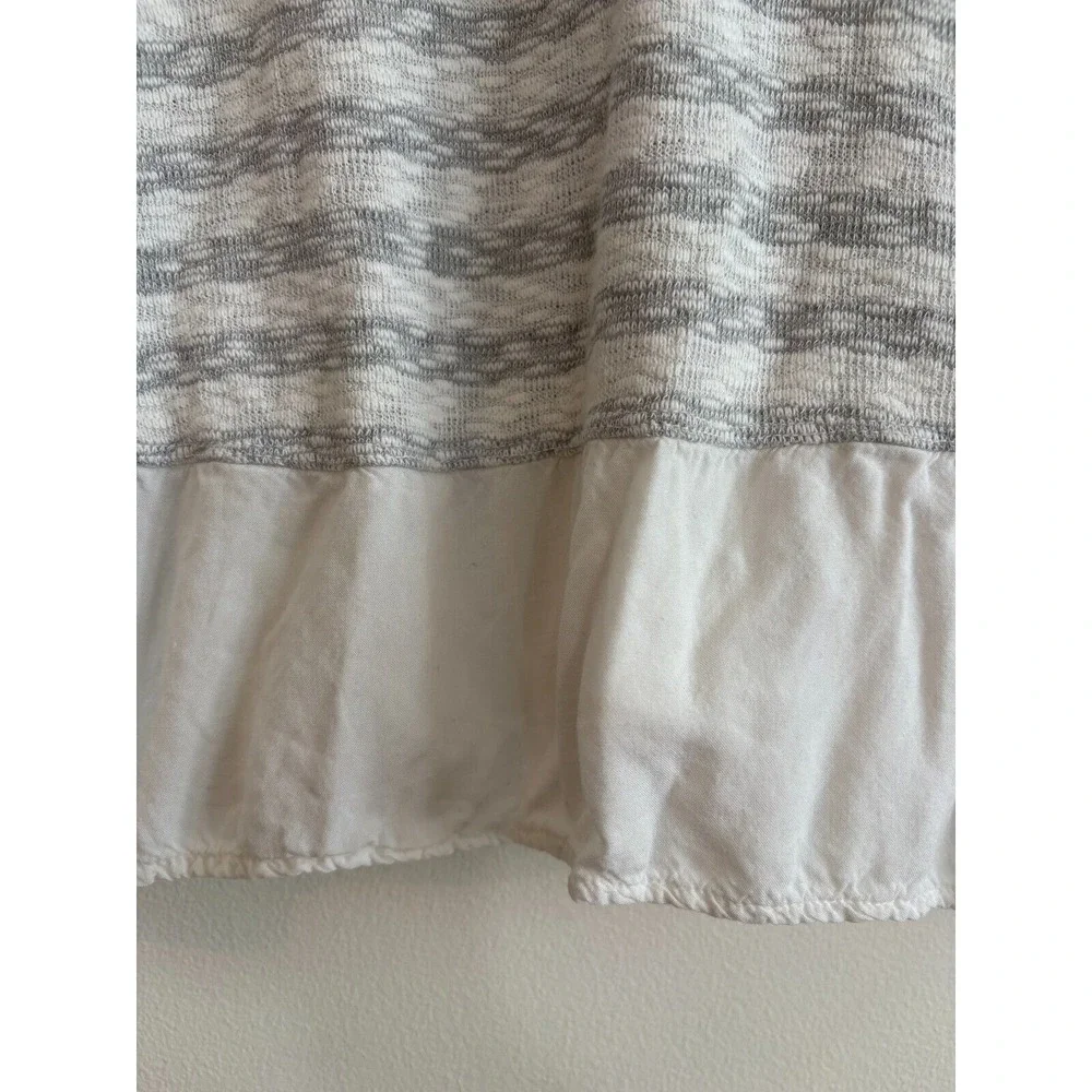 Anthropologie Left of Center Gray White Stripe Lightweight Sweater Womens Size S